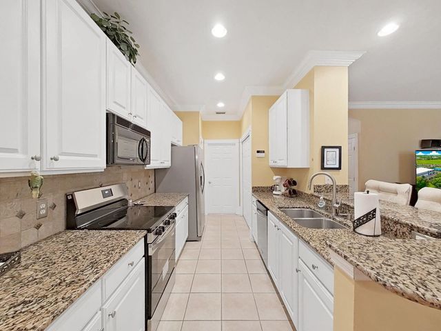 8609 ALEXANDRA ARBOR LANE, Temple Terrace, FL 33637