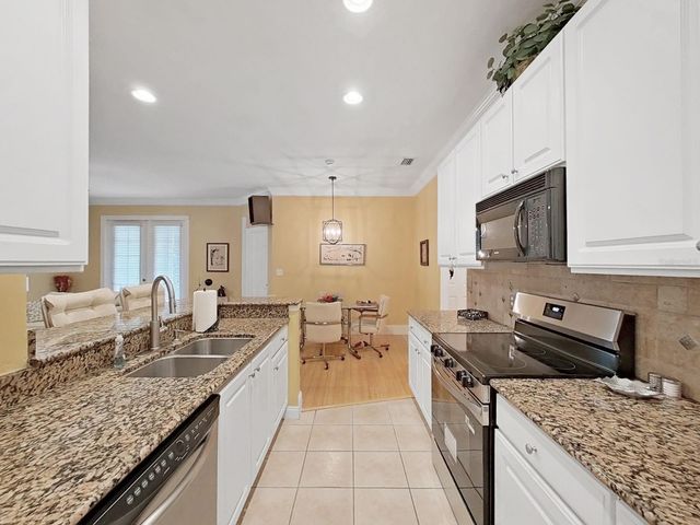 8609 ALEXANDRA ARBOR LANE, Temple Terrace, FL 33637