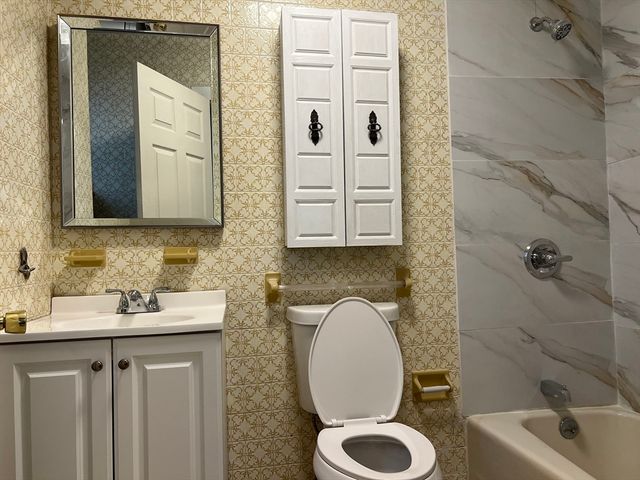 75 Sladen Street, Dracut, MA 01826