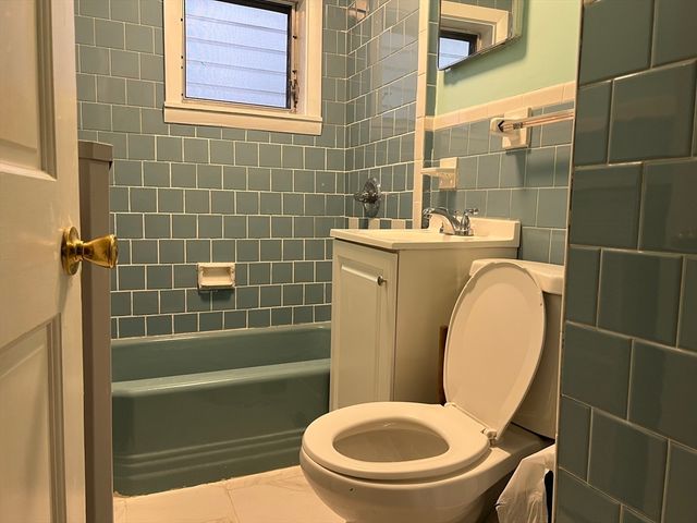 75 Sladen Street, Dracut, MA 01826