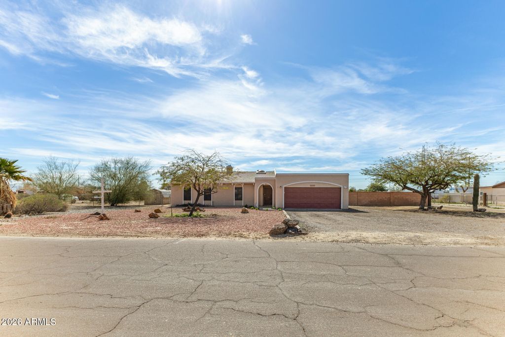 22627 W MAGNOLIA Street, Buckeye, AZ 85326 — photo 2