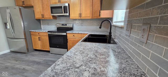 2120 Elderberry Way, Indianapolis, IN 46229