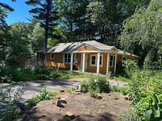 154 Lingan Street, Halifax, MA 02338