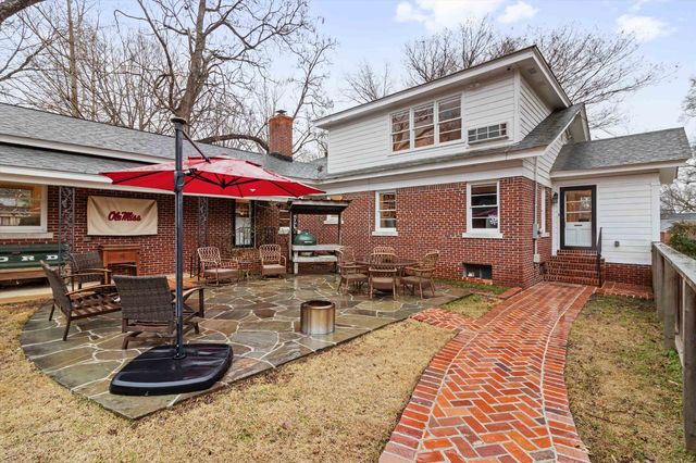 110 W POPLAR AVE, Collierville, TN 38017