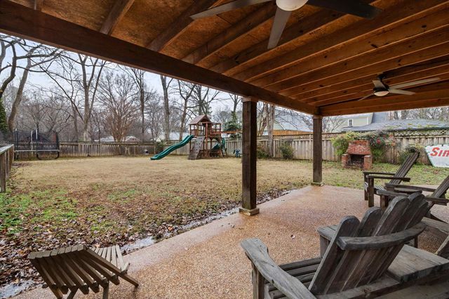 110 W POPLAR AVE, Collierville, TN 38017