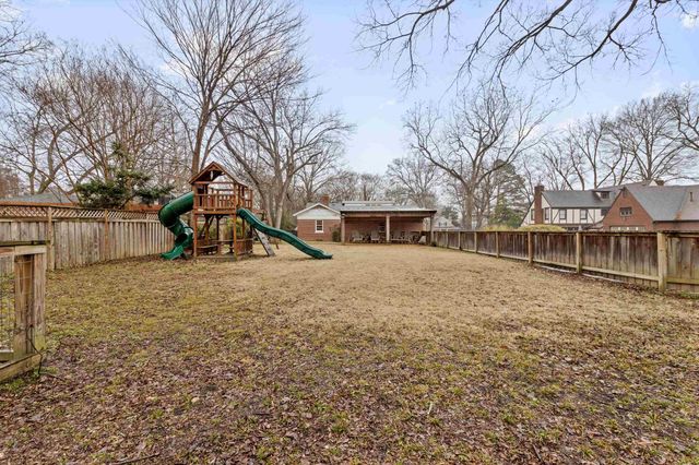 110 W POPLAR AVE, Collierville, TN 38017