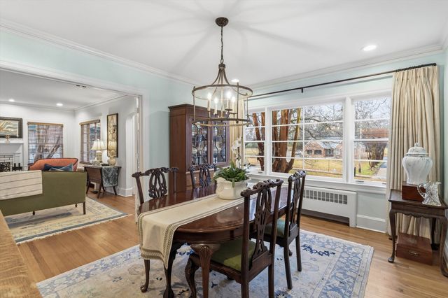 110 W POPLAR AVE, Collierville, TN 38017