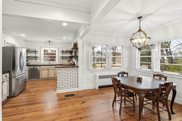 110 W POPLAR AVE, Collierville, TN 38017