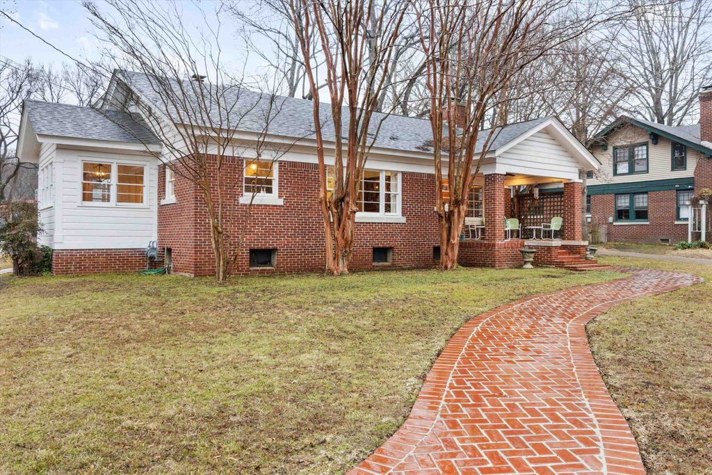 110 W POPLAR AVE, Collierville, TN 38017