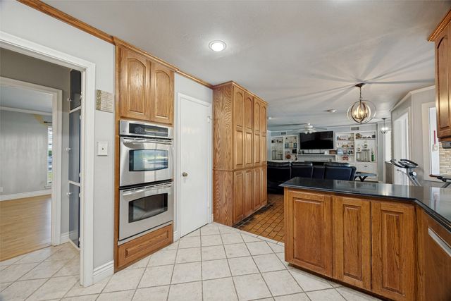 6401 Stonewall Street, Greenville, TX 75402