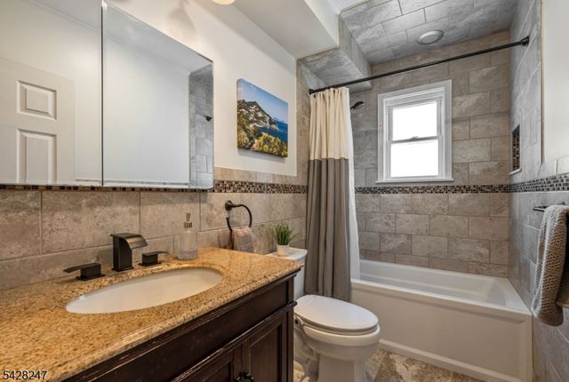 530 5Th Ave, Lyndhurst Twp., NJ 07071