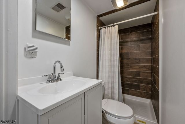 530 5Th Ave, Lyndhurst Twp., NJ 07071