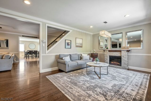 530 5Th Ave, Lyndhurst Twp., NJ 07071