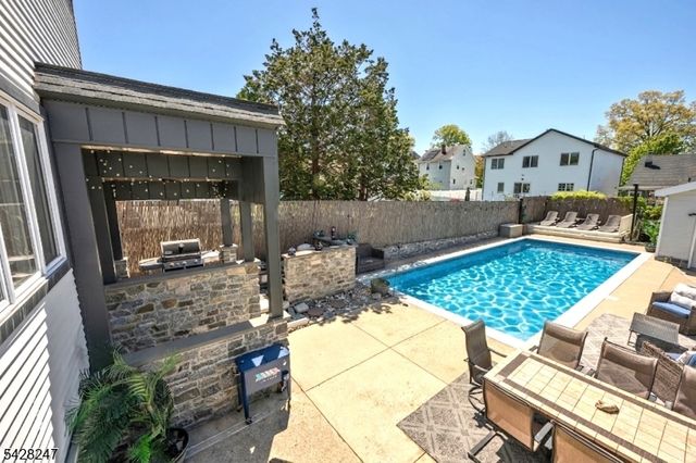 530 5Th Ave, Lyndhurst Twp., NJ 07071