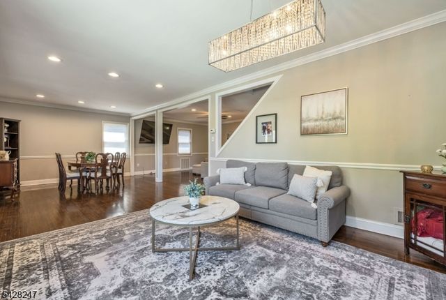 530 5Th Ave, Lyndhurst Twp., NJ 07071