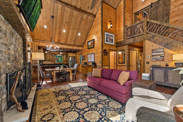 60 Oasis Drive, Blue Ridge, GA 30513