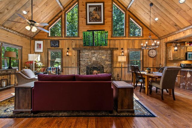 60 Oasis Drive, Blue Ridge, GA 30513