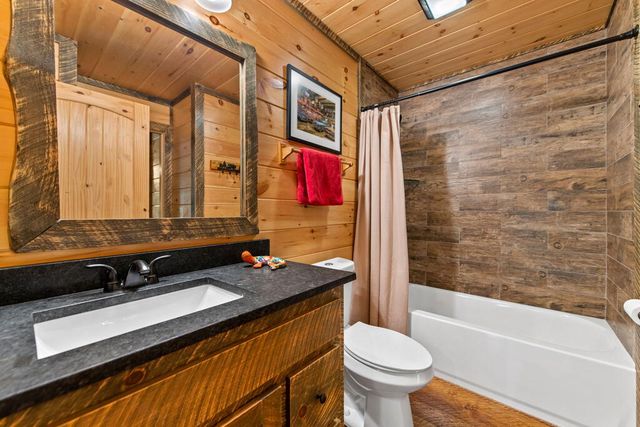 60 Oasis Drive, Blue Ridge, GA 30513