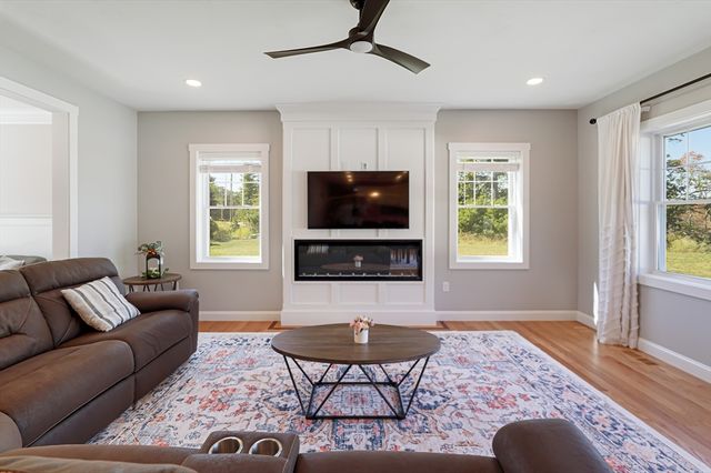 309 Pine Street, Tewksbury, MA 01876