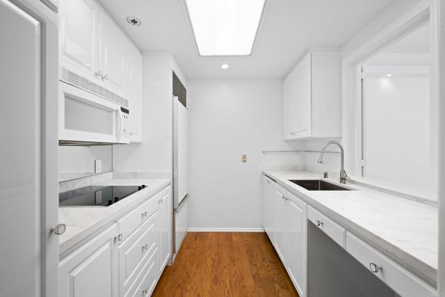 3890 Nobel Drive 1404, San Diego, CA 92122