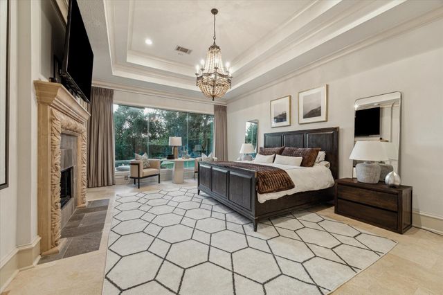 918 Huntington Cove, Houston, TX 77063