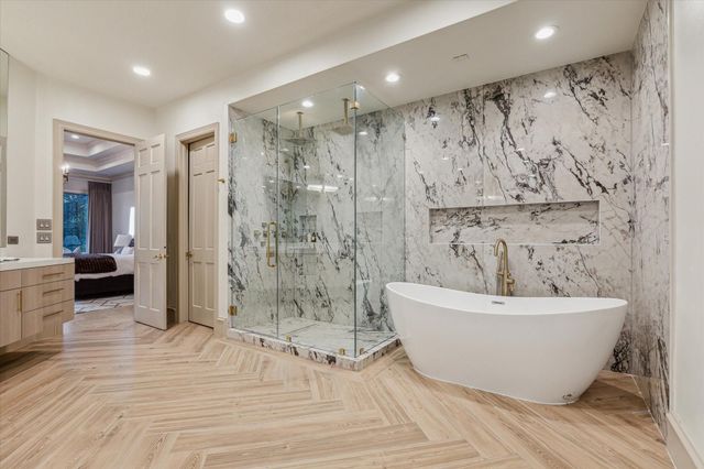 918 Huntington Cove, Houston, TX 77063