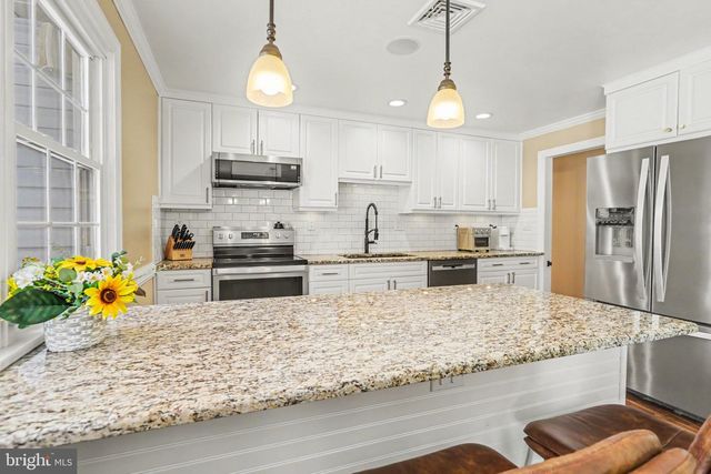 111 BUNKER HILL RD, New Cumberland, PA 17070