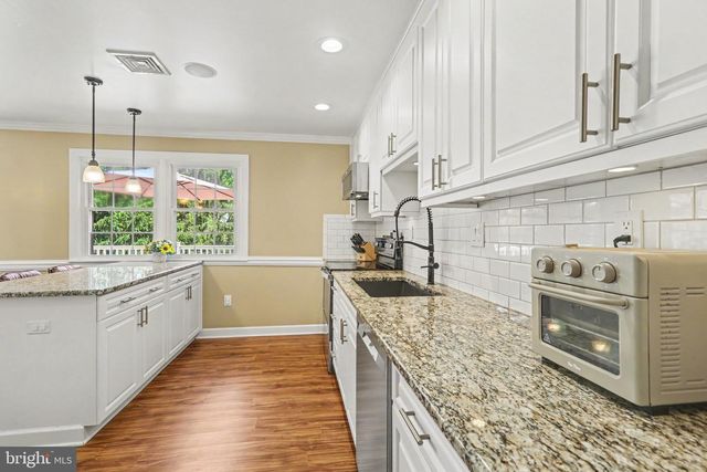 111 BUNKER HILL RD, New Cumberland, PA 17070