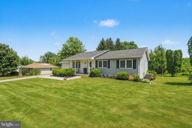 111 BUNKER HILL RD, New Cumberland, PA 17070