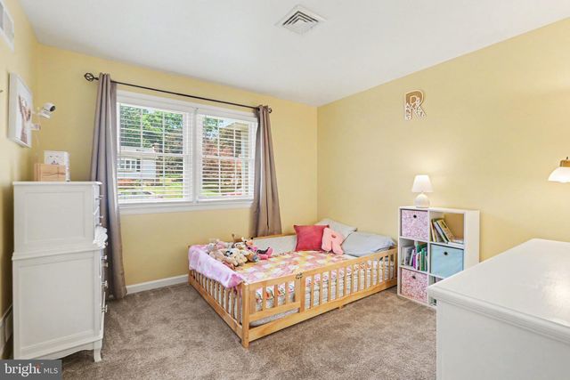 111 BUNKER HILL RD, New Cumberland, PA 17070