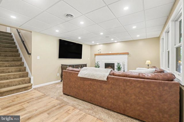 111 BUNKER HILL RD, New Cumberland, PA 17070