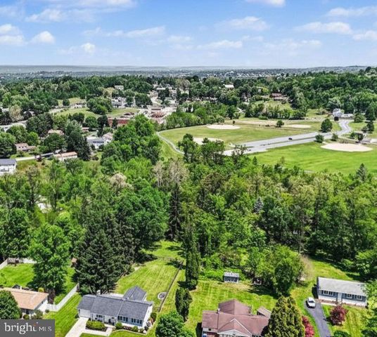 111 BUNKER HILL RD, New Cumberland, PA 17070