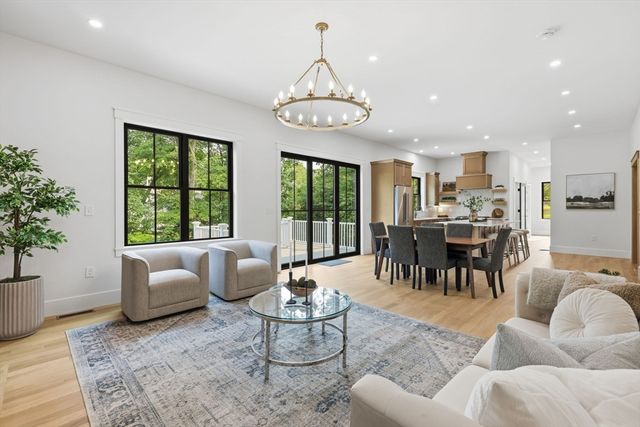 4 Eastern Ave, Burlington, MA 01803