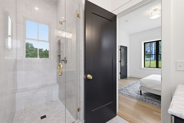 4 Eastern Ave, Burlington, MA 01803