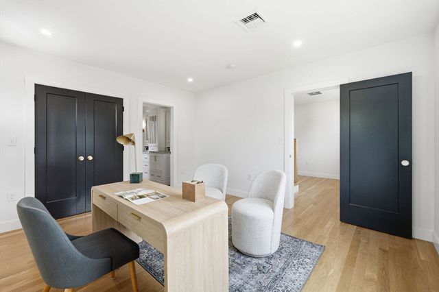 4 Eastern Ave, Burlington, MA 01803