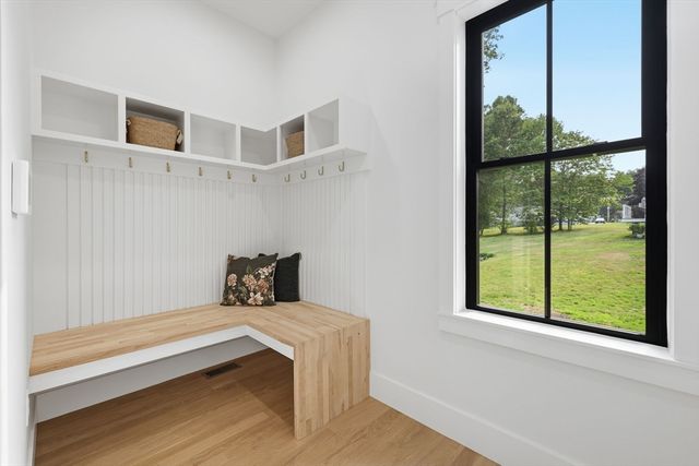 4 Eastern Ave, Burlington, MA 01803