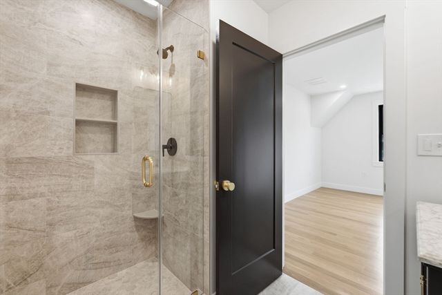 4 Eastern Ave, Burlington, MA 01803