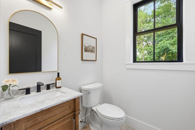 4 Eastern Ave, Burlington, MA 01803