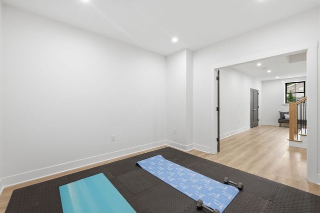 4 Eastern Ave, Burlington, MA 01803