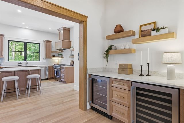 4 Eastern Ave, Burlington, MA 01803
