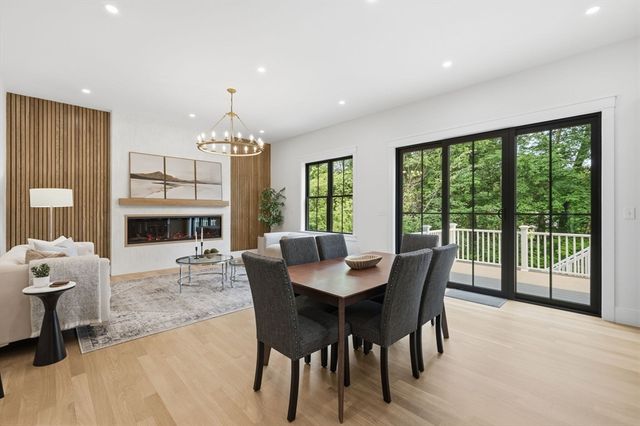 4 Eastern Ave, Burlington, MA 01803
