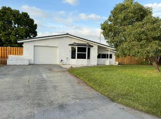 7161 SW 13th Street, Pembroke Pines, FL 33023