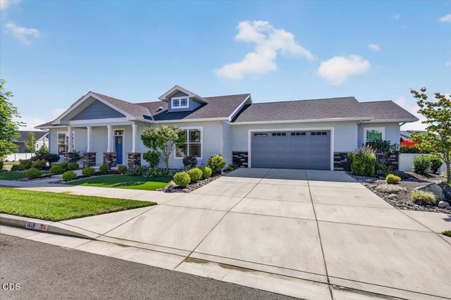 1618 River Run Street, Central Point, OR 97502