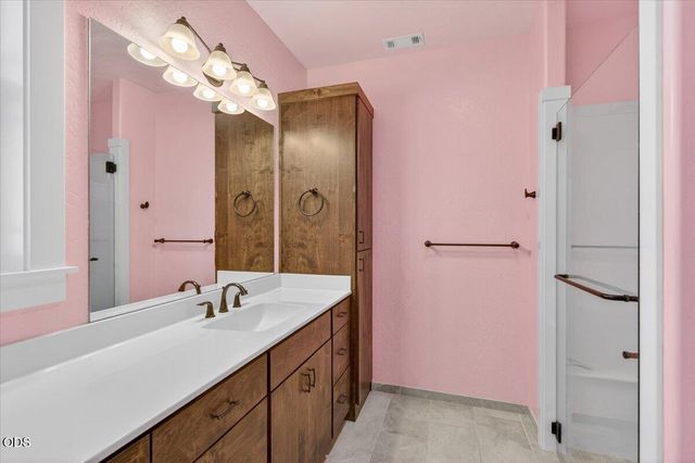 1618 River Run Street, Central Point, OR 97502