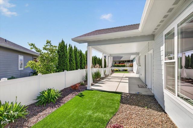 1618 River Run Street, Central Point, OR 97502