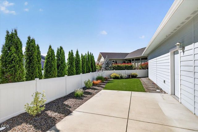 1618 River Run Street, Central Point, OR 97502