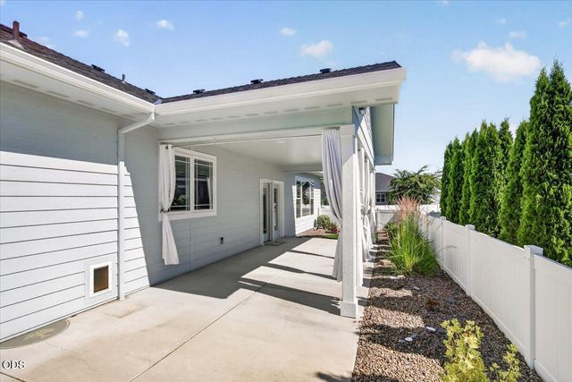 1618 River Run Street, Central Point, OR 97502