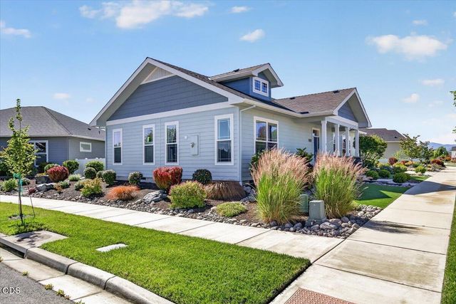 1618 River Run Street, Central Point, OR 97502