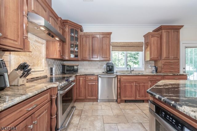 89 Clinton Ave, Mount Olive Twp., NJ 07828
