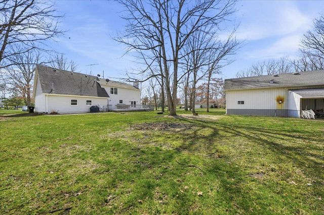 9642 W 1100 N, Demotte, IN 46310